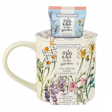 H&i Busy Bees - Ss23 Mug Set (ceramic Mug With Hand Creams 2 X 50ml)